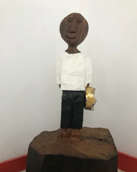 Quelle: Barbara Plathow-Holl Königsfigur aus Holz mit Krone