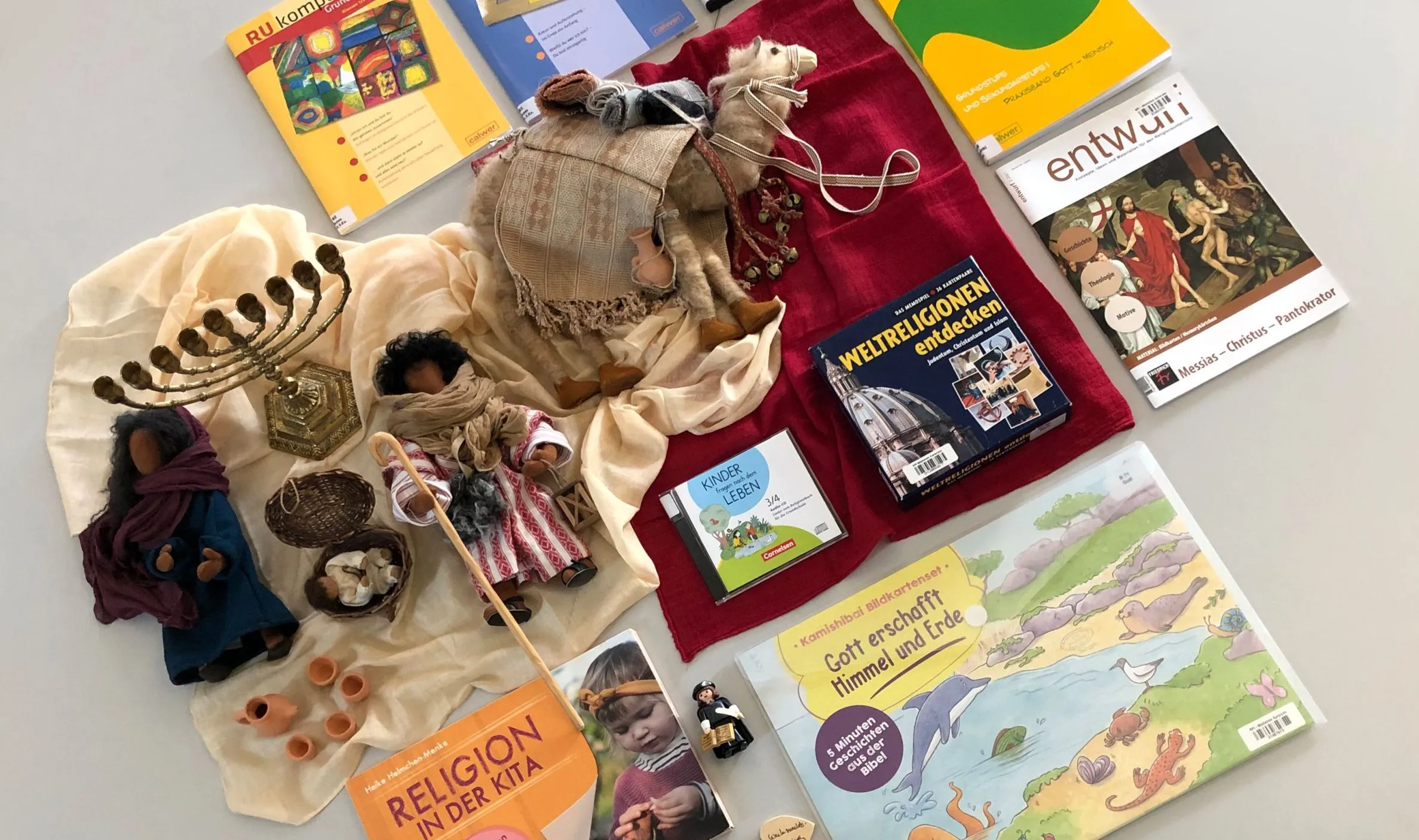 Verschiedene Arbeitshefte und Materialien der RPI-Mediathek